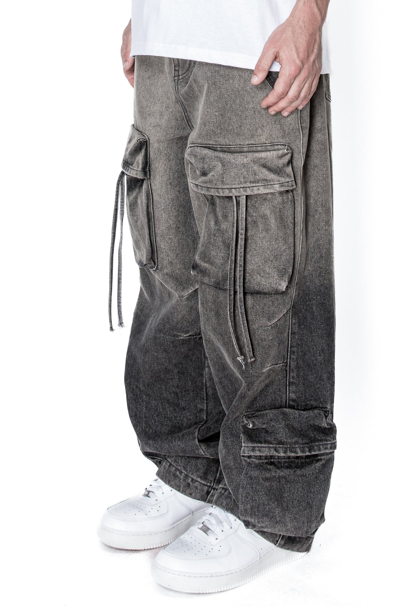 Baggy Fit Faded Wash Cargo Jeans