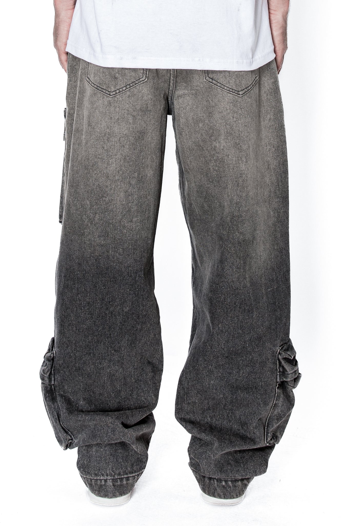 Baggy Fit Faded Wash Cargo Jeans