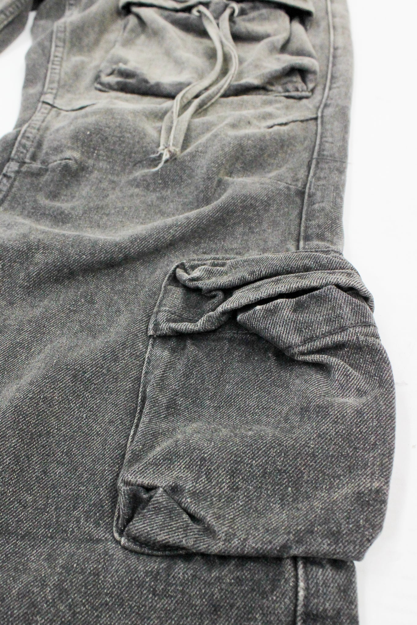 Baggy Fit Faded Wash Cargo Jeans