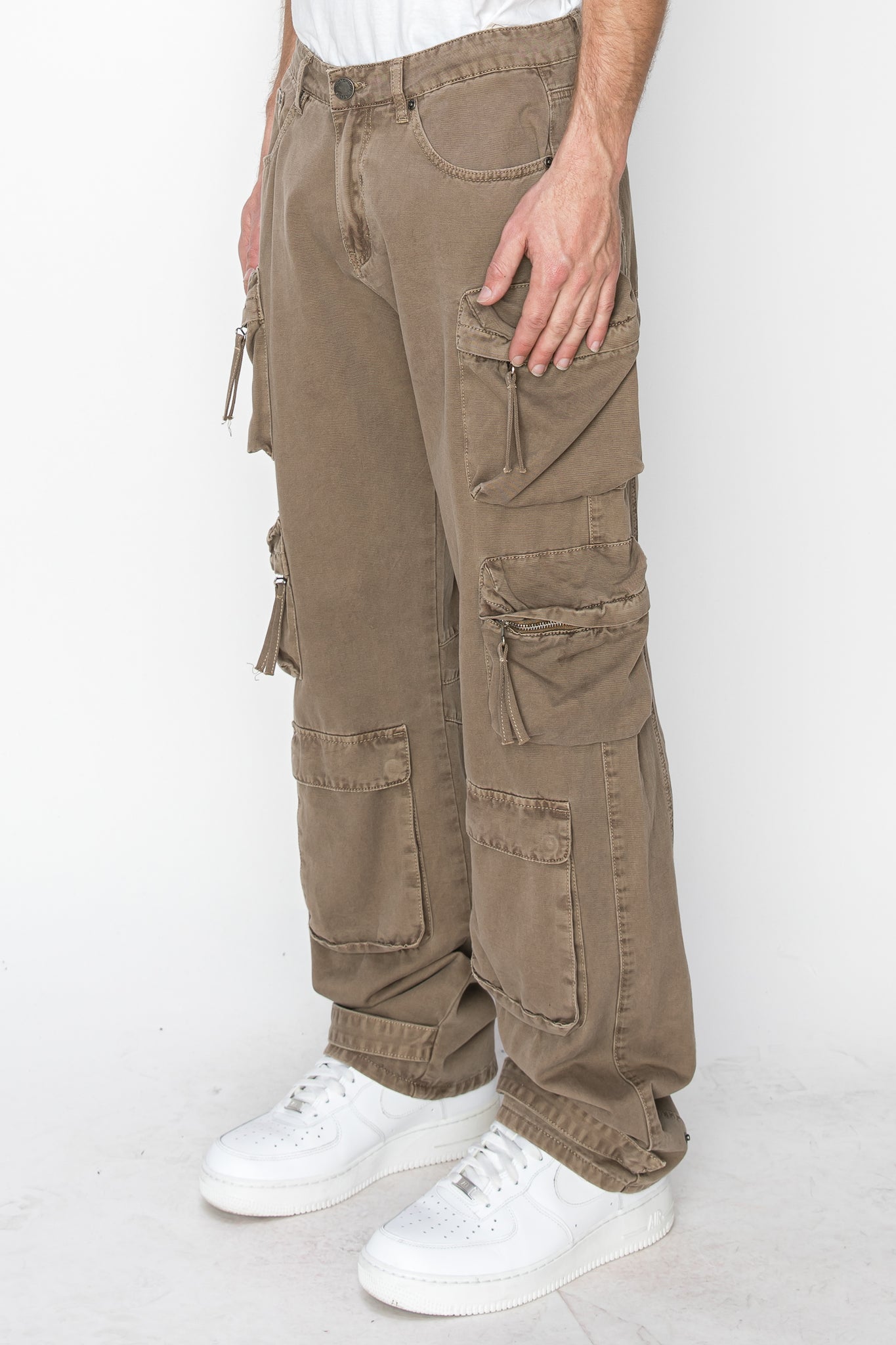 Baggy Fit Cargo Jeans
